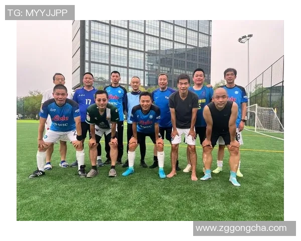 书包大容量足球明星助你轻松携带运动装备畅享球场激情